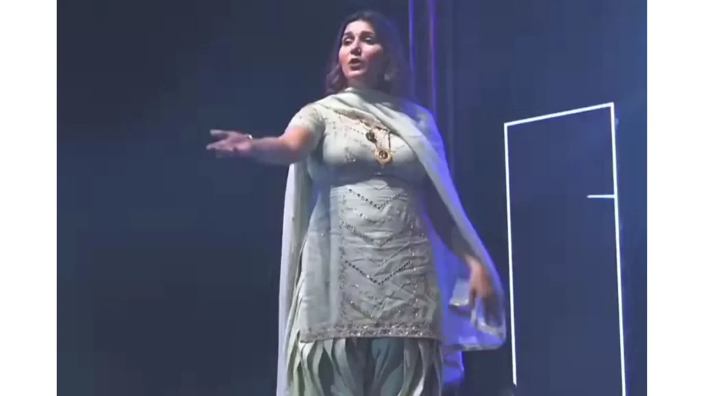 Sapna Chaudhary के धमाकेदार डांस ने मचाया तहलका, 'मटक चालूंगी' गाने पर झूम उठे फैंस