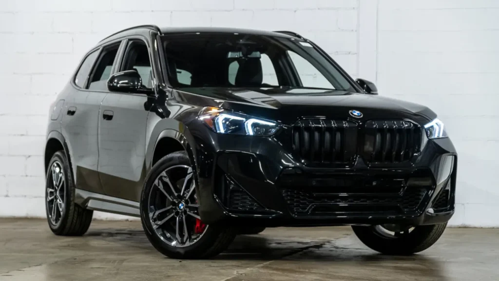 BMW X1: भारत में सबसे बेहतरीन कॉम्पैक्ट SUV, जानें फीचर्स, इंजन और कीमत