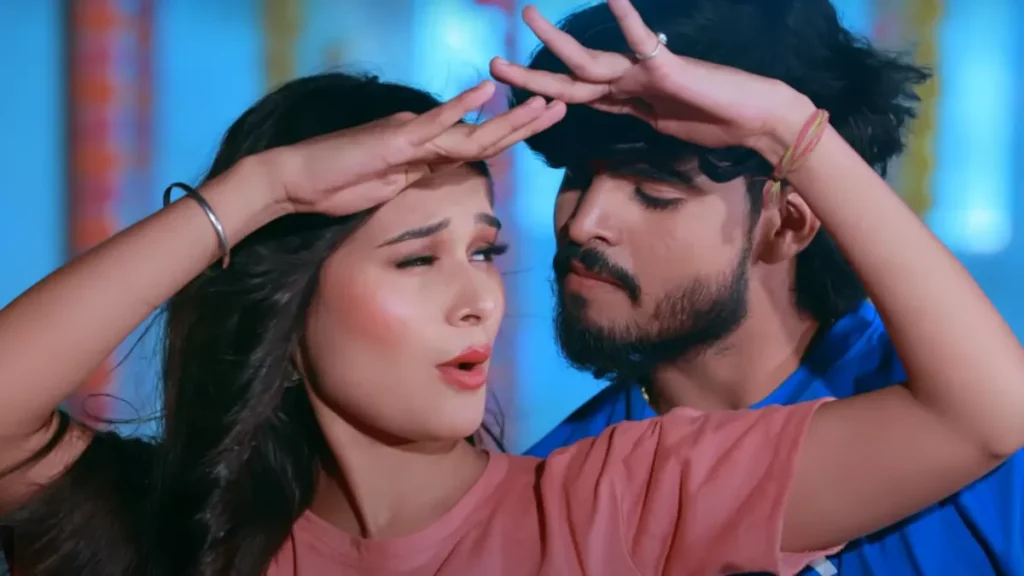 Bhojpuri Hit Song: आशीष यादव का 'चुम्मा नs देम्ही रतिया के गे' मचा रहा है इंटरनेट पर धूम
