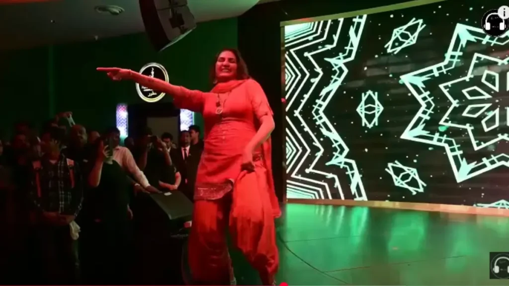 Sapna Choudhary के जबरदस्त डांस ने मचाया धमाल, Haryanvi Song की नई लहर ने बांधा समां