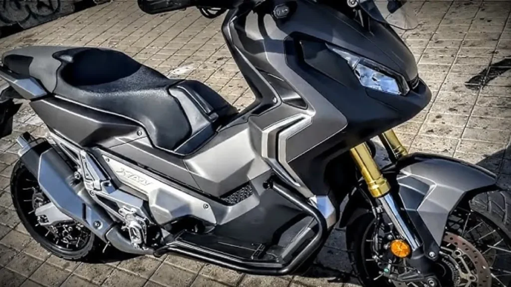 Honda X-ADV 750: भारत की सबसे महंगी स्कूटर हुई लॉन्च, कीमत और फीचर्स देख चौक जायेंगे