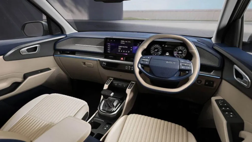 Kia Carens Clavis भारत में ₹11.49 लाख में लॉन्च: जानें सभी वैरिएंट्स, इंजन और प्रीमियम फीचर्स