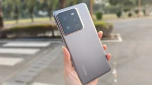 7000mAh बैटरी और 50MP कैमरा के साथ Realme GT 7T गेमिंग स्मार्टफोन हुआ लॉन्च, जानें कीमत और फीचर्स