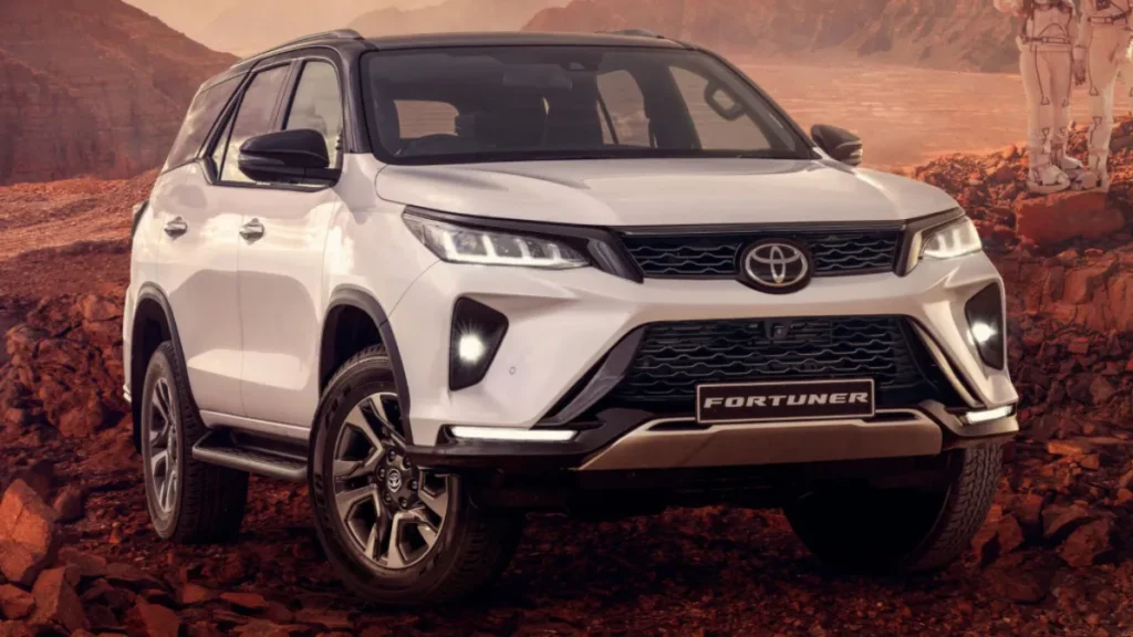 Toyota 2025-26 में मचाने वाली है धमाल! लॉन्च होंगी Toyota की ये 3 धांसू गाड़ियां