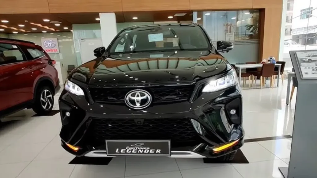 Toyota Fortuner और Legender ने भारत में पार किया 3 लाख यूनिट्स का रिकॉर्ड, जानिए कैसे बनीं देश की सबसे भरोसेमंद SUVs