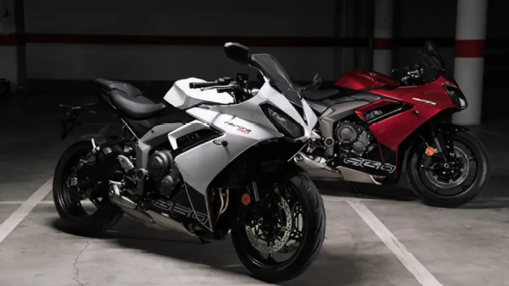 Triumph Daytona 660: इस स्पोर्ट बाइक हर युवा है दीवाना, दमदार परफॉर्मेंस और स्टाइलिश लुक, जाने कीमत