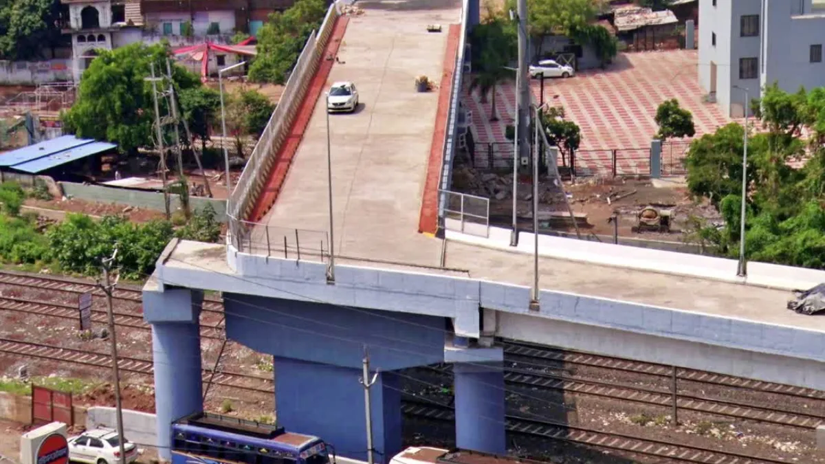 भोपाल में बना ₹18 करोड़ का 90 DEGREE BRIDGE, रेलवे ने दी थी चेतावनी, फिर भी PWD ने कर दी बड़ी चूक