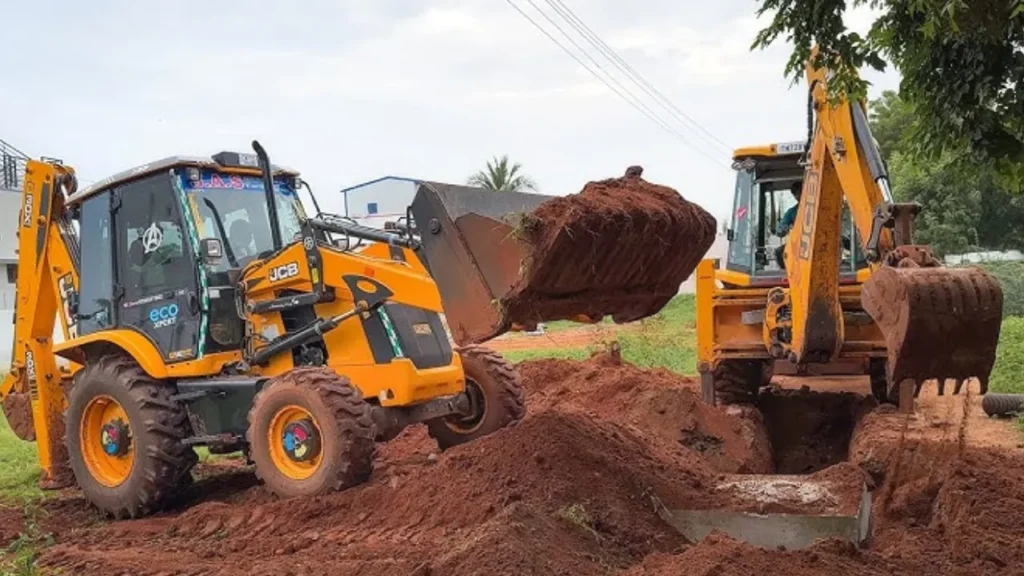 हर गांव में दिखती JCB का असली नाम क्या है? 99% लोग नहीं जानते!