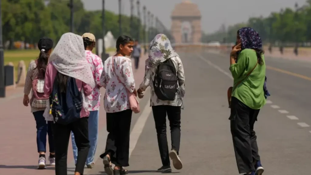 Monsoon Alert: 11 से 15 जून तक इन राज्यों में होगी मूसलधार बारिश, 60 किमी प्रति घंटे की रफ्तार से चलेंगी हवाएं