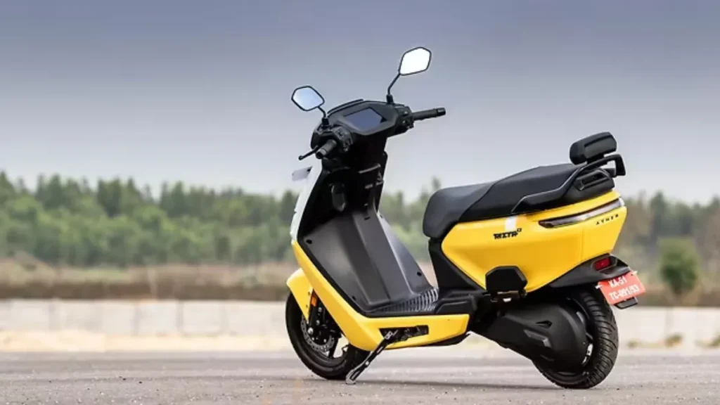 2025 में लॉन्च हो चुकीं Top 5 Electric Scooters, जो Activa को दे रही सीधी टक्कर
