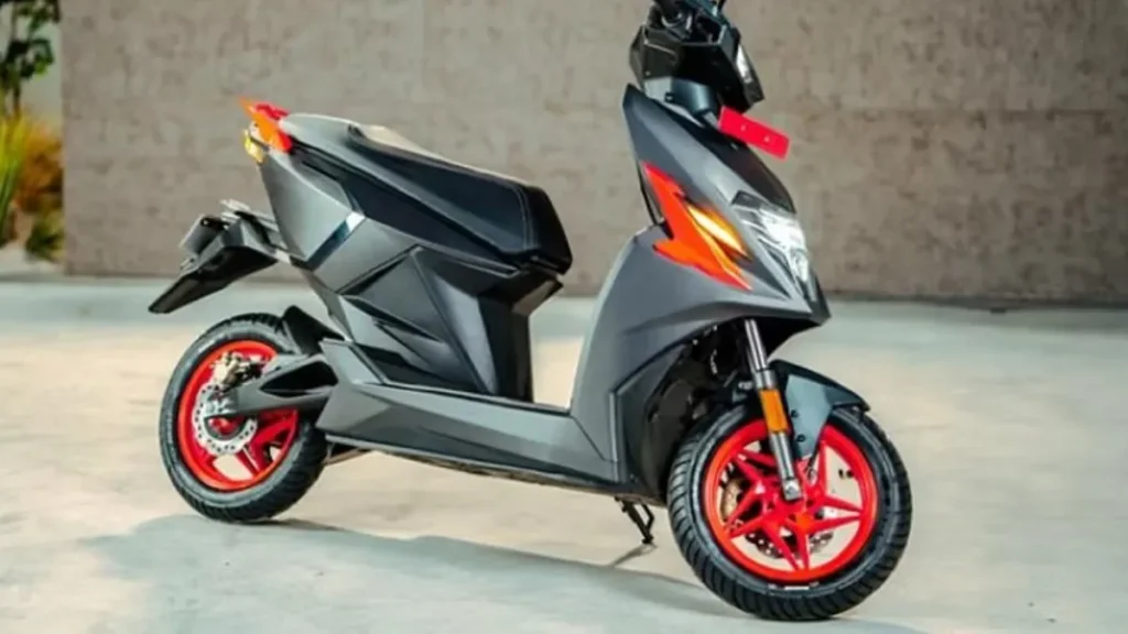 2025 में लॉन्च हो चुकीं Top 5 Electric Scooters, जो Activa को दे रही सीधी टक्कर