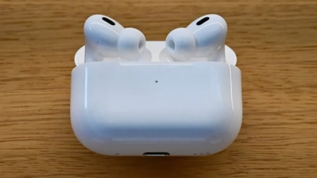WWDC 2025 में AirPods को मिल सकते हैं स्लीप डिटेक्शन और कैमरा कंट्रोल जैसे दमदार फीचर्स, जानें क्या हो सकता है खास