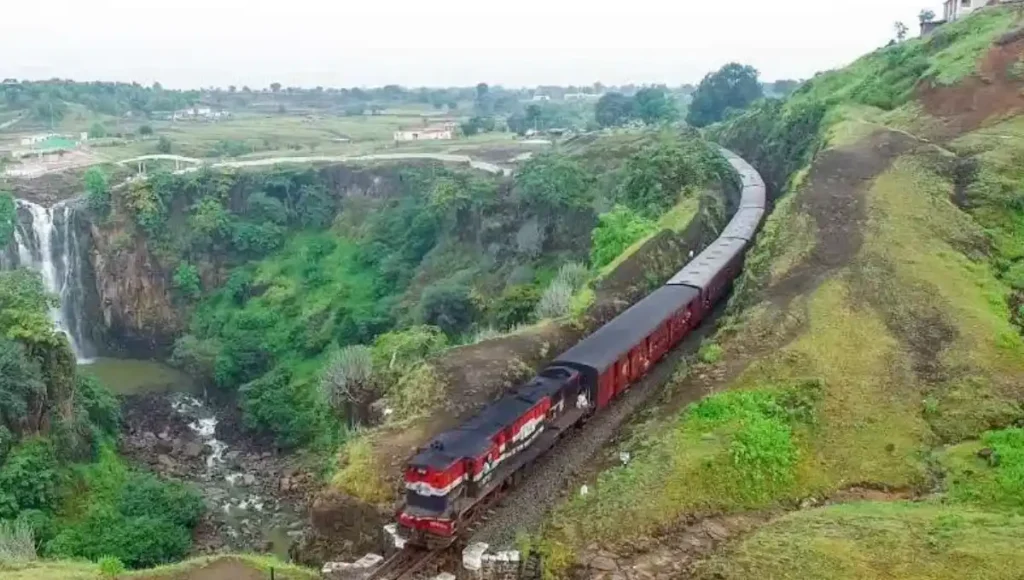 इंदौर-पातालपानी के बीच फिर दौड़ेगी Indore Heritage Train! बरसात में दिखेंगे झरने, सुरंग और घाटियों के अद्भुत नज़ारे