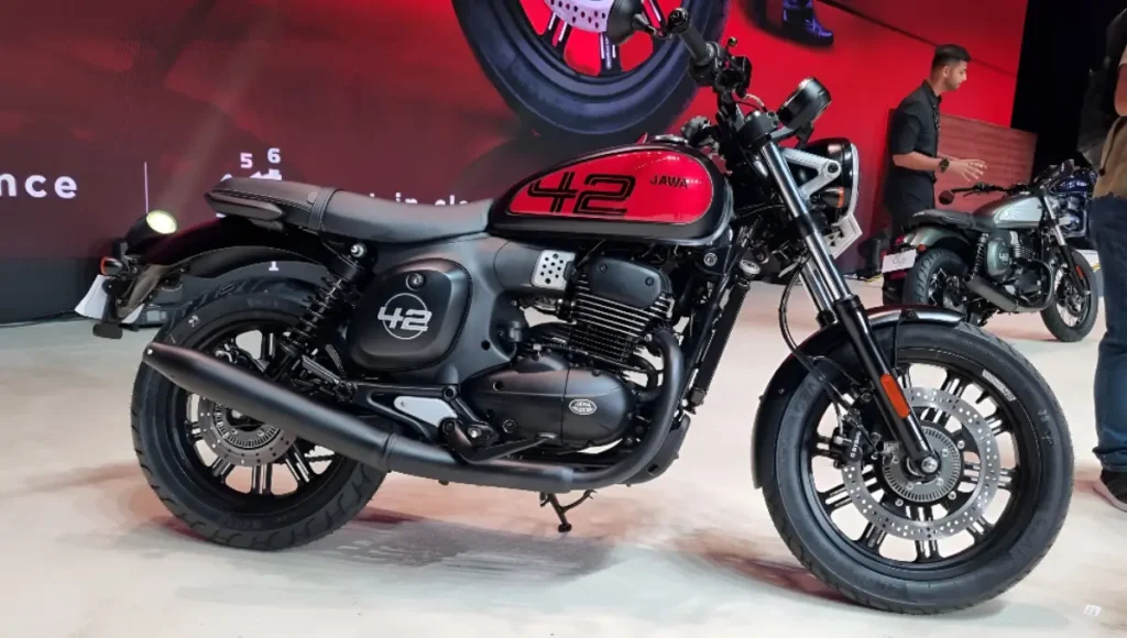 Jawa 42: क्लासिक लुक और दमदार इंजन के साथ पेश हुई Jawa की रेट्रो बाइक, जानें फीचर्स और कीमत