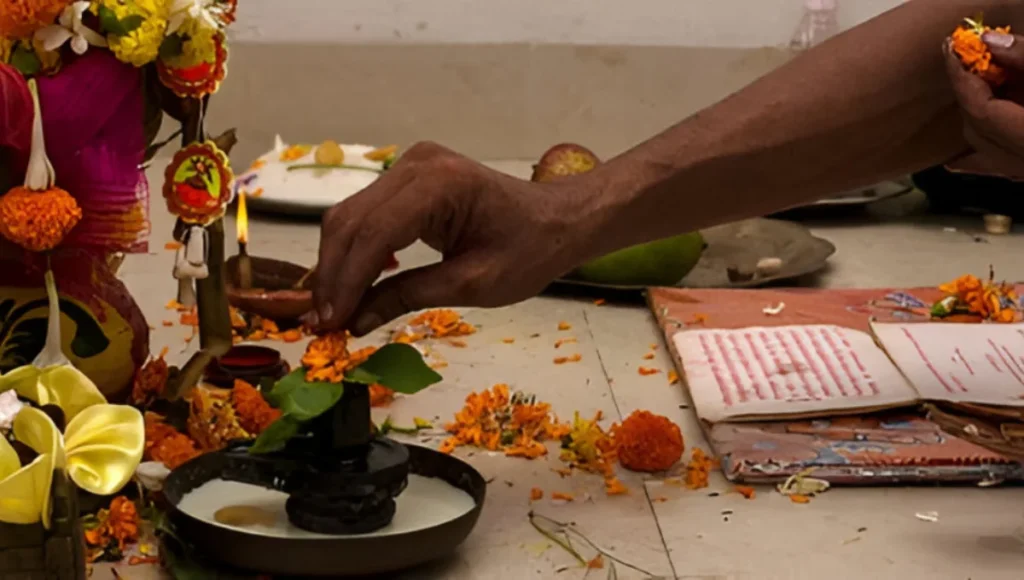 घर में Shivling Pooja करने से पहले जान लें ये 7 जरूरी नियम, नहीं तो पूजा अधूरी मानी जाती है