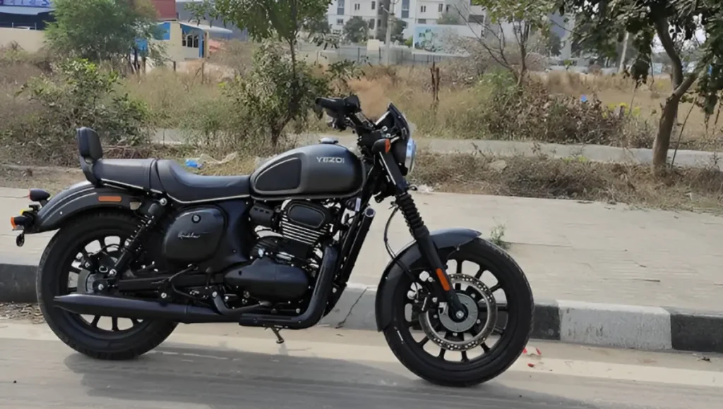 Yezdi Roadster: ₹2.09 लाख में 334cc इंजन, 12.5L टैंक और 7 वेरिएंट्स वाली दमदार क्रूज़र बाइक