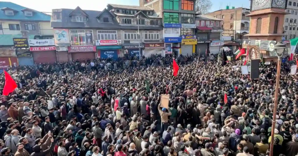 US-Israel Iran Strike LIVE Updates: ईरान पर हमले के बाद मिडिल ईस्ट में तनाव, खामेनेई की मौत के दावे से हलचल