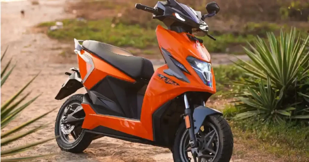 Simple Ultra Electric Scooter का ऑरेंज कलर मॉडल, लंबी रेंज वाले EV स्कूटर की नई तस्वीर