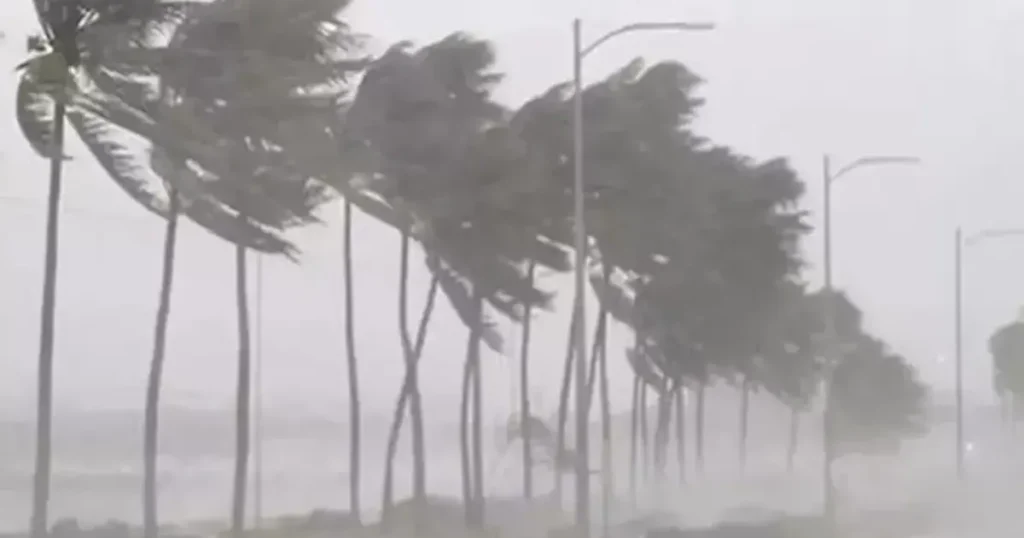 Weather Alert: 12 अप्रैल को 13 राज्यों में बारिश और तूफान, 60 किमी/घंटा आंधी